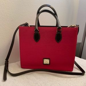 💯 Authentic Dooney and Bourke satchel bag
